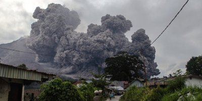 Sinabung Yanardağı'nda patlama