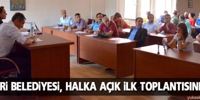 Hakkari Belediyesi, halka açık ilk toplantısını yaptı