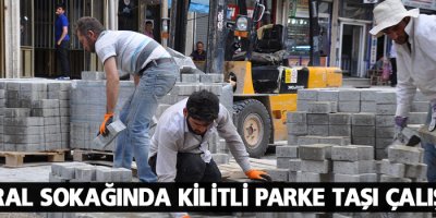 Kilitli parke taşı çalışmaları devam ediyor