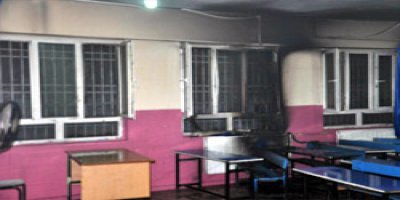 Bir okul ateşe verildi