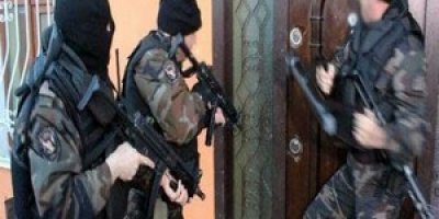 Hakkari'de baskın, 2 kişi gözaltına alındı