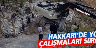 Hakkari'de Yol Çalışmaları Devam Ediyor
