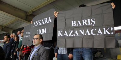 Ankara Katliamı pankartı açanlara gözaltı