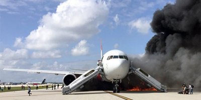 Uçak alev aldı, Yolcular ölümden döndü