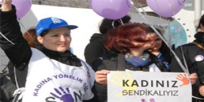 Kadınlar 25 Kasım'da alanlarda