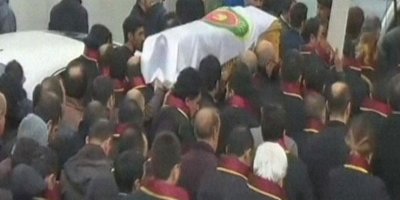 Tahir Elçi’nin cenazesi avukatların omuzlarında: Seni unutmayacağız