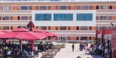 Arel Üniversitesi bildiriye imza atan 5 akademisyeni uzaklaştırdı