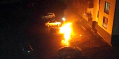 Park halindeki araç yandı