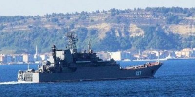 Rus savaş gemileri Çanakkale Boğazı'ndan geçti