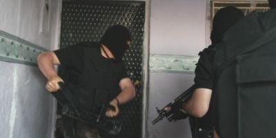 BDP, belediye ve STÖ'lere baskın