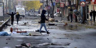 Diyarbakır'da 'Sur' Gerginliği: 1 Ölü