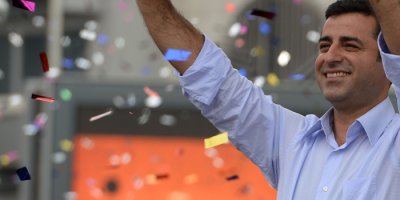 Demirtaş: Ey Davutoğlu sen siyasi bir meftasın