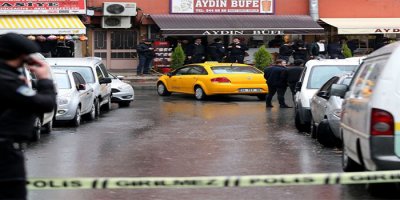 Bayrampaşa’da polise saldıran iki kişi hayatını kaybetti