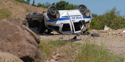 Polis aracına bombalı saldırı