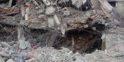 Cizre'deki o bodrumun enkazı kaldırıldı