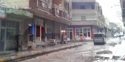 Silopi'de parke taşları sökülüyor