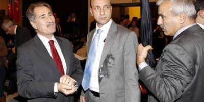 Bakan Günay'a yumurtalı protesto