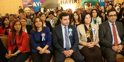 Demirtaş: Meclis'e yapılan darbeye karşı 'Hayır' kampanyası başlatıyoruz