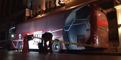 O takımın otobüsüne silahlı saldırı