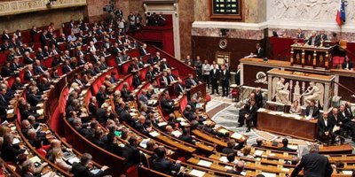 Fransa’da OHAL iki ay uzatıldı