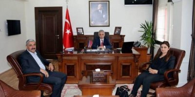 Hakkari Belediye Eş Başkanlarından Valiye ziyaret