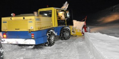Hakkari'de köy yolları açılıyor