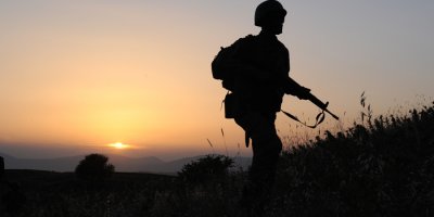 Saldırıda yaralanan asker yaşamını yitirdi