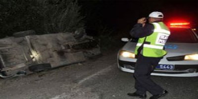 Polis aracı devrildi: 1 ölü, 3 yaralı