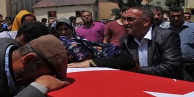 Köy korucusu Yüksekova'da toprağa verildi