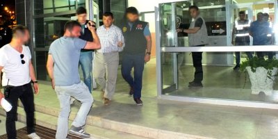 Tugay komutanı Otal ve 3 rütbeli tutuklandı