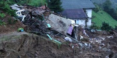 Heyelan sonucu yaşlı çift hayatını kaybetti