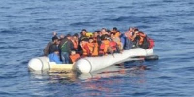 Mülteci botu battı: 17 ölü