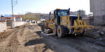 Yüksekova Belediyesi Enkaz ve onarım çalışmalarını sürdürüyor