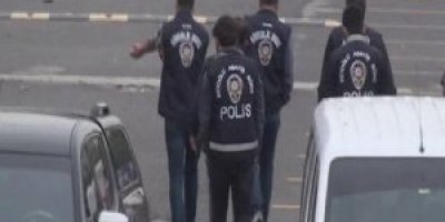 25 polis gözaltına alındı!