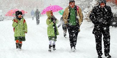 Kar nedeni ile okullar 1 gün süreyle tatil edildi