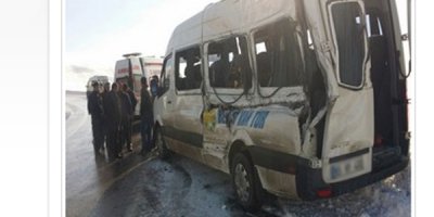 Hakkari-Van karayolunda trafik kazası