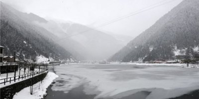 Uzungöl aşırı soğuklar nedeniyle dondu
