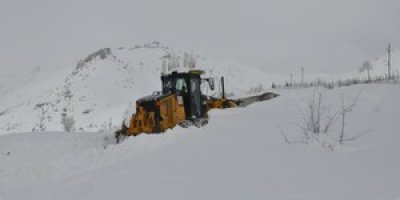 8 köy, 15 mezra yolu ulaşıma kapandı!