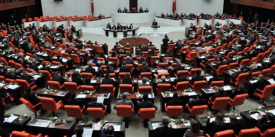 Yedek milletvekilliği kanun teklifinden çıkarıldı