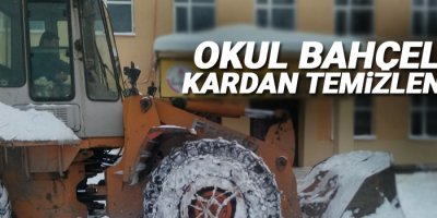 Okul bahçeleri kardan temizleniyor
