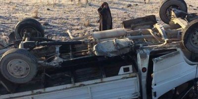 Takla atan kamyonetin sürücüsü yaralandı