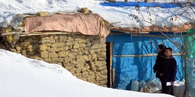 Bakan Kaya Yüksekovalı aileye sahip çıktı