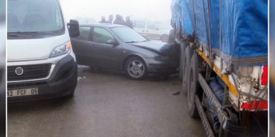 32 araç birbirine girdi