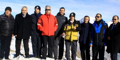 Türküler eşliğinde doğaya yem bırakıldı