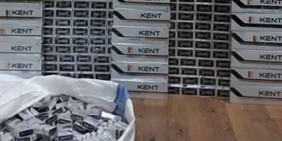 Kaçak sigara ve esrar ele geçirildi