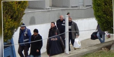 12 eski polis tutuklandı