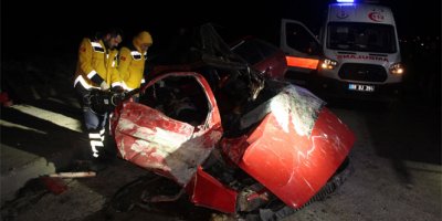 İşçi servisi ile otomobil çarpıştı: 1 ölü