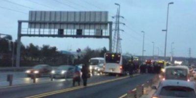 Metrobüs yolunda kaza: 1 yaralı