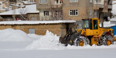 Hakkari’de karla mücadele çalışması