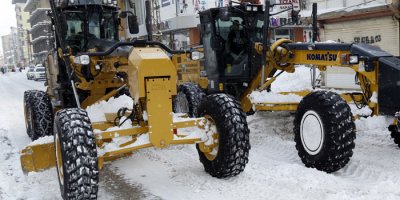 Yüksekova'da karla mücadele seferberliği